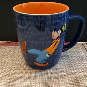 Disney Parks Goofy ceramic coffee mug